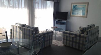 Breakers Apartments Mollymook - Accommodation Asia 3