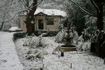 Moulton Park Cottages - Accommodation Guide 3