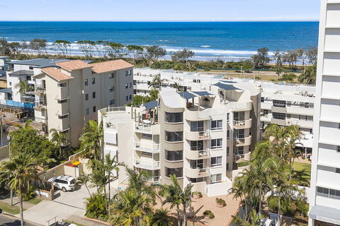 Burlington Holiday Apartments - Accommodation Asia 4