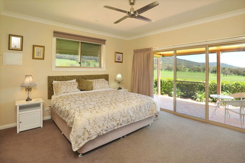 Langbrook Estate Cottages - Accommodation Guide 7