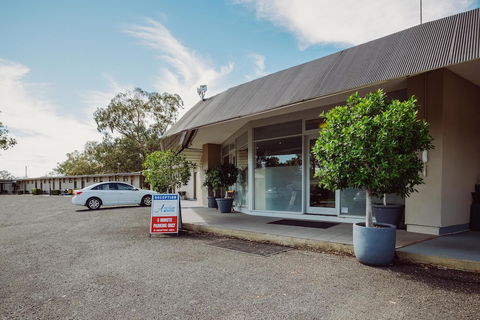Artesian Spa Motel - Accommodation Guide 0