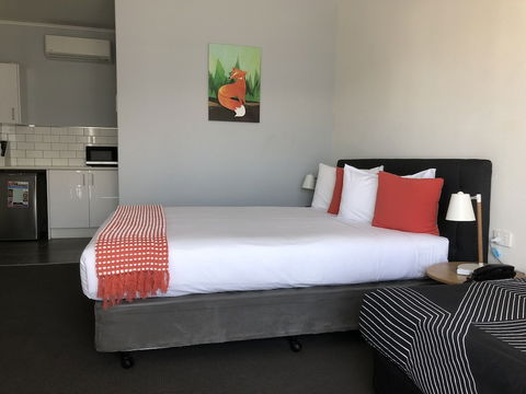 Commodore Motor Inn Albury - Accommodation Guide 4