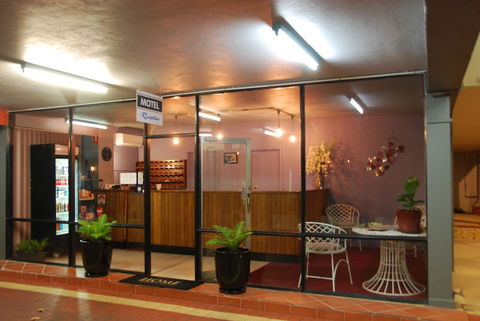 Commodore Motor Inn Albury - Accommodation Guide 2