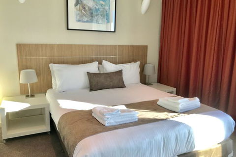 Adelaide DressCircle Apartments North Terrace - Accommodation Guide 7