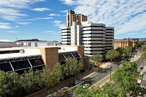 Adelaide DressCircle Apartments North Terrace - Accommodation Guide 6