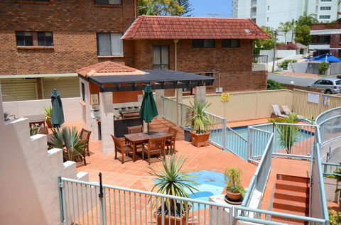 Santa Fe Apartments - Accommodation Guide 1