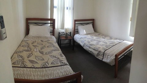 Santa Fe Apartments - Accommodation Guide 5