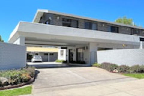 Albury Garden Court Motel - Accommodation Guide 0
