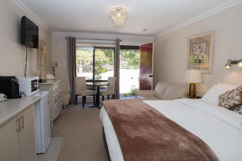 Beechworth On Bridge - Accommodation Guide 6