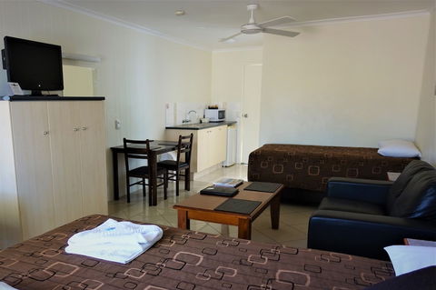 Pacific Palms Motor Inn - Accommodation Asia 4