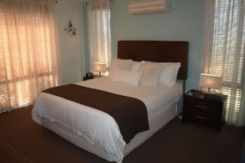 Baudins Of Busselton B & B - Accommodation Guide 0
