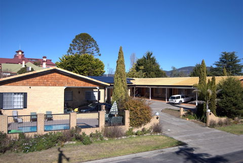 Settlers Motor Inn - Accommodation Asia 2