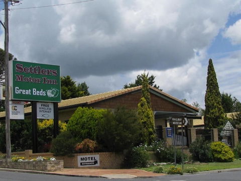 Settlers Motor Inn - Accommodation Asia 3
