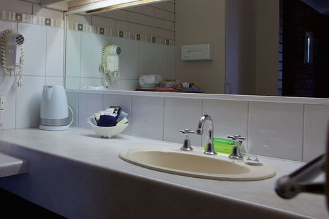 Paddle Wheel Motel - Accommodation Asia 6