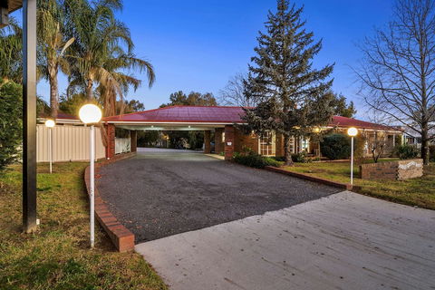 Econo Lodge Border Gateway Wodonga - Accommodation Asia 1
