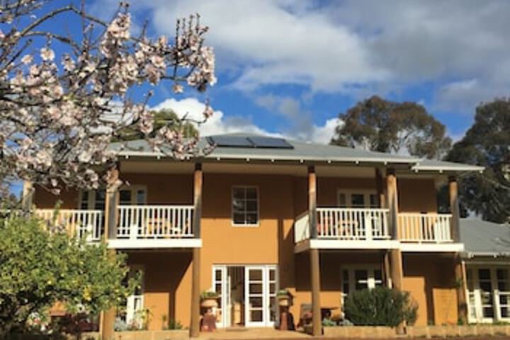 Yallingup Siding WA Accommodation Guide