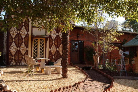 Diamond House Heritage Restaurant & Motor Inn - Accommodation Asia 4