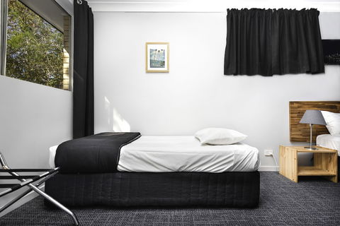 Bald Hills Motel - Accommodation Asia 5