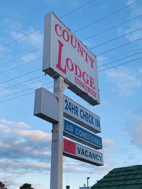 County Lodge Motor Inn - Accommodation Asia 0