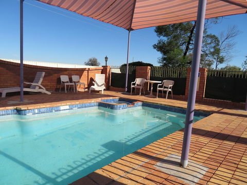 Bishop's Lodge Motor Inn - Accommodation Asia 0