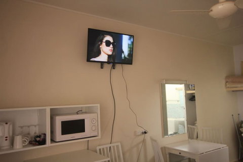 Aromet Motor Inn - Accommodation China 5