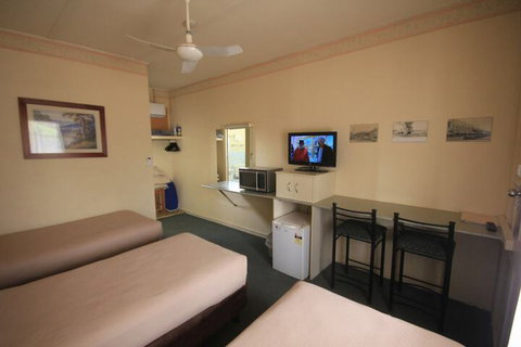 Aromet Motor Inn - Accommodation China 4