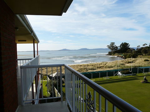 Waterloo Point - Accommodation Guide 5