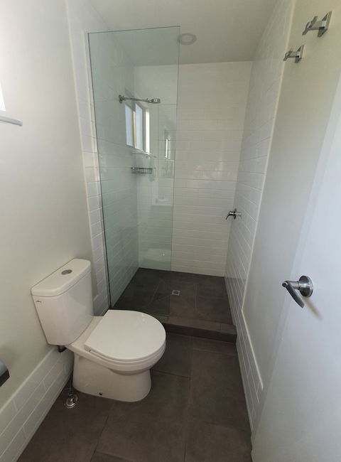 Alex Beach Cabins - Accommodation Guide 6