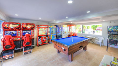 Alex Beach Cabins - Accommodation Guide 3