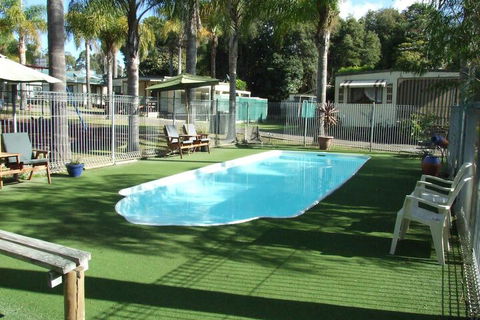 Shady Willows Holiday Park & YHA - Accommodation Asia 2