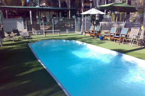 Shady Willows Holiday Park & YHA - Accommodation Asia 1