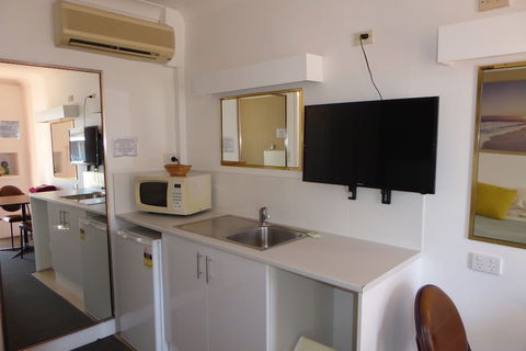Windmill Motel - Accommodation Asia 5