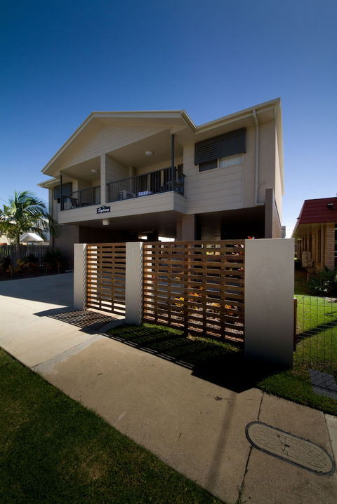 Rockhampton Serviced Apartments - Accommodation Guide 1