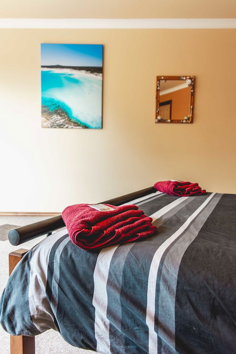 Yot Spot Apartments - Accommodation Guide 6