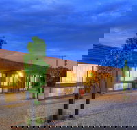 Motel Meneres - Accommodation Asia
