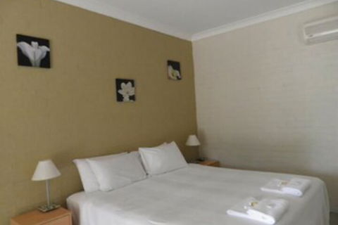 Ocean Shores Motel - Accommodation Asia 7