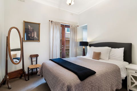 Captain's Retreat Apartments And Cottages - Accommodation Asia 3