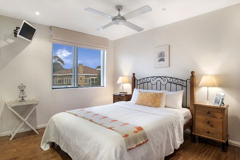 Captain's Retreat Apartments And Cottages - Accommodation Asia 4