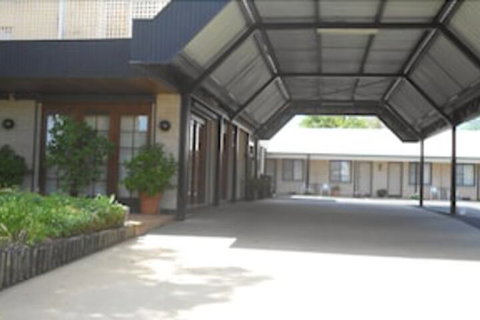 All Seasons Motor Lodge - Accommodation Guide 1