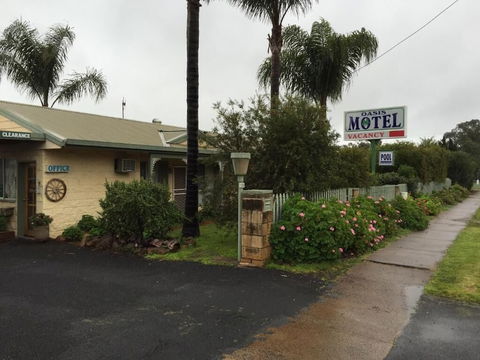 Oasis Motel Peak Hill - Accommodation Guide 5
