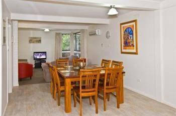 Kingsway Holiday Flats & Gariwerd House. - Accommodation Guide 4