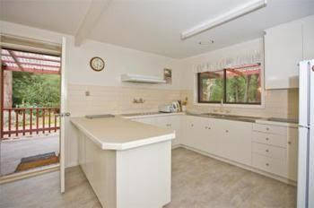 Kingsway Holiday Flats & Gariwerd House. - Accommodation Guide 5
