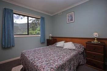 Kingsway Holiday Flats & Gariwerd House. - Accommodation Guide 1