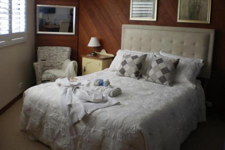 Calliope NSW Accommodation Asia