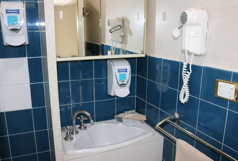 The Hermitage Motel - Accommodation Asia 5