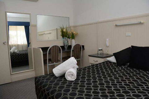 Ben Chifley Motor Inn - Accommodation Asia 6