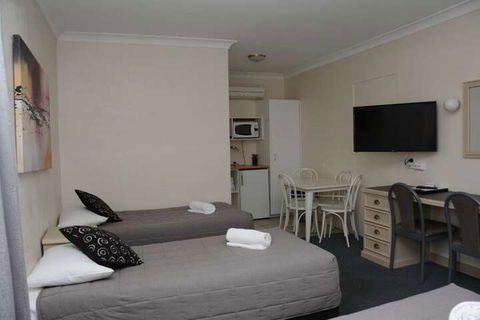 Ben Chifley Motor Inn - Accommodation Asia 5