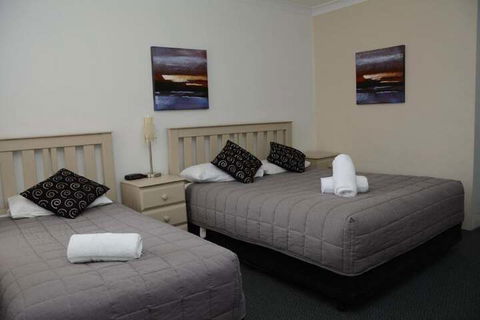 Ben Chifley Motor Inn - Accommodation Asia 7