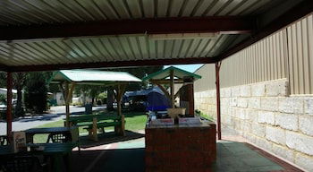 Acclaim Kingsway Tourist Park - Accommodation Guide 4