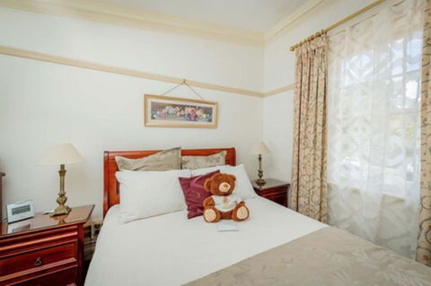 Cobb & Co Court Boutique Hotel - Accommodation Guide 1